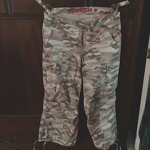 Camo print Capri pants